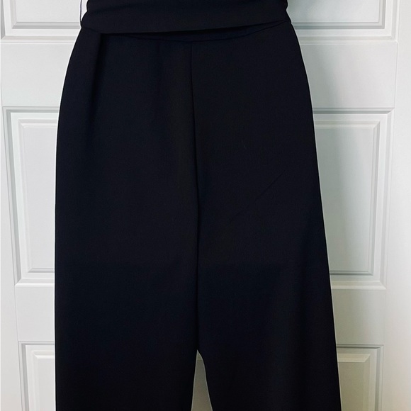 Elegant Women's Black Jumpsuit with Ruched Leg Detail & Belt - Picture 2 of 6